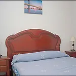 בית נופש Con Piscina Privada קוניל דה לה פרונטרה