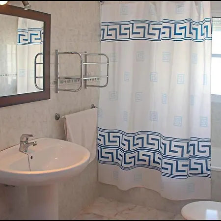 Con Piscina Privada 度假居