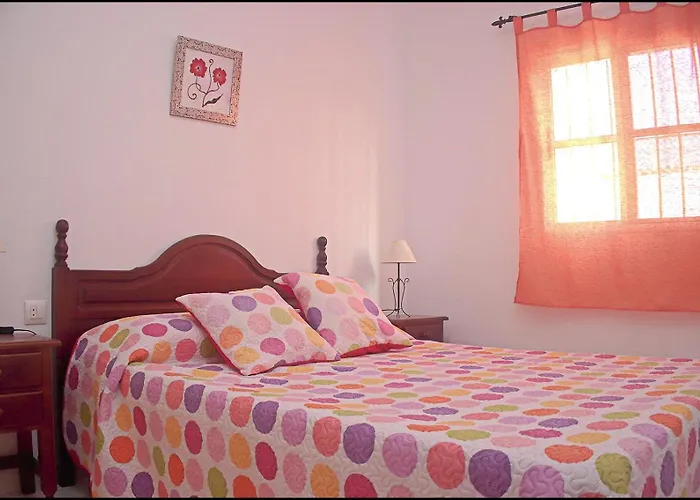 Con Piscina Privada بيت للعطل