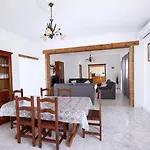 Con Piscina Privada Holiday home