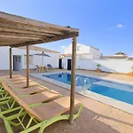 Con Piscina Privada