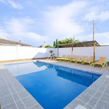 Con Piscina Privada *